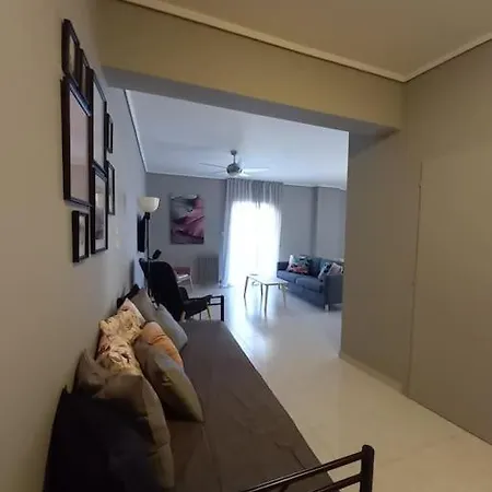 Renovated Modern 3bdr Flat W/balcony Athene