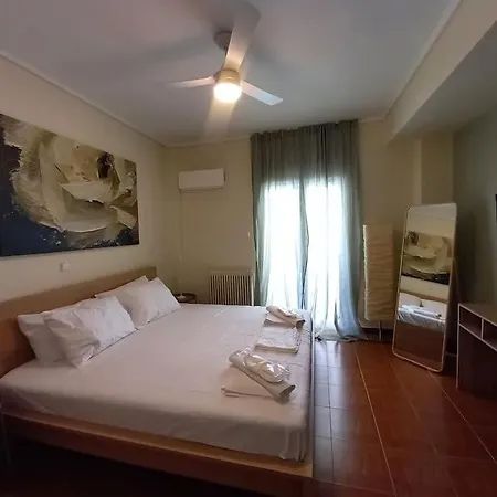 Apartment Renovated Modern 3bdr Flat W/balcony *