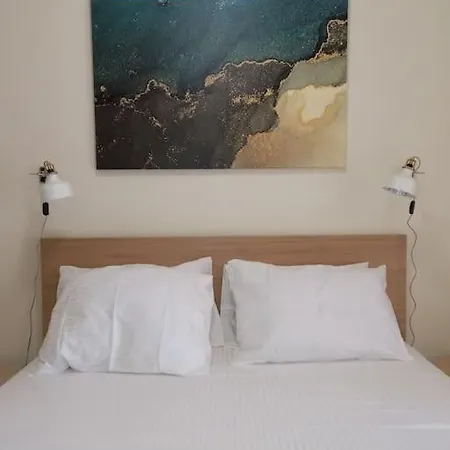 Apartment Renovated Modern 3bdr Flat W/balcony